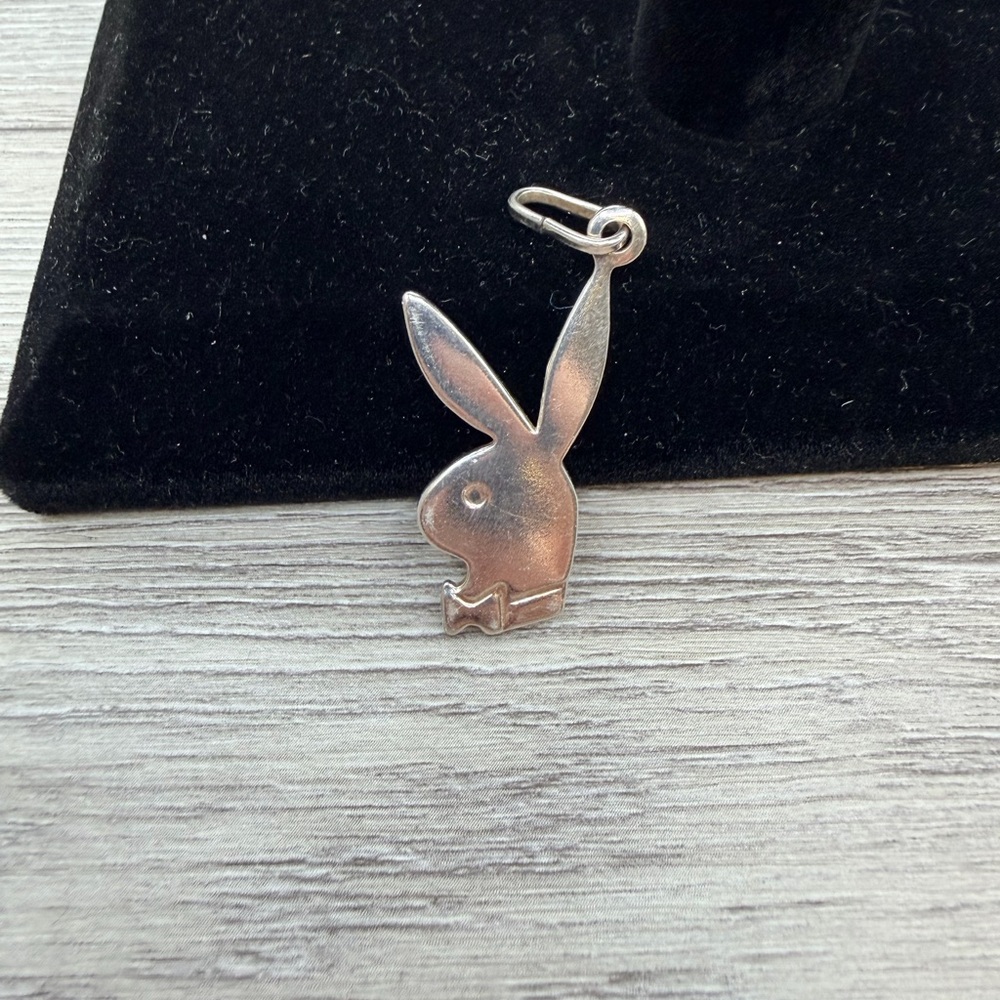 Silver Tone Bunny Pendant‎